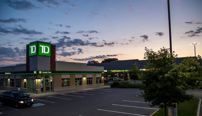 Applewood Village Plaza — thumbnail 2